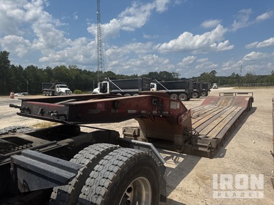 2005 Eager Beaver 50 ton Tri/A Single Drop Removable Gooseneck dieplader
