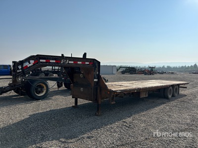 2013 PJ Trailers 31 ft T/A Gooseneck Tilt Deck Trailer