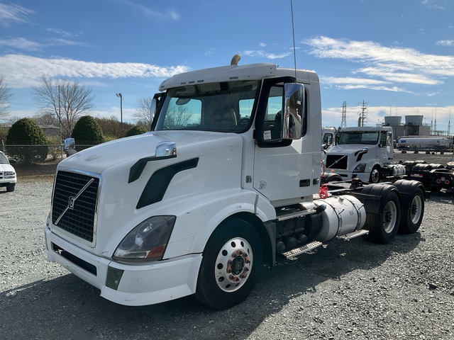 2015 Volvo VNL 6x4 T/A Day Cab Truck Tractor