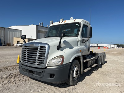 2013 Freightliner Cascadia 125 6x4 T/A Day Cab Truck Tractor