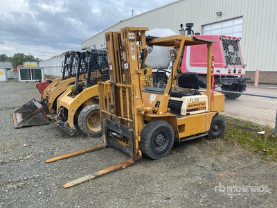 Komatsu FG20T-8 3480 lb Pneumatic Tire Forklift