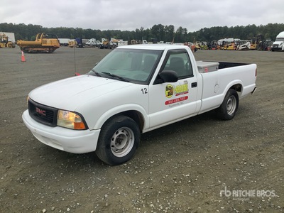 2002 GMC Sonoma 4x2 Pickup