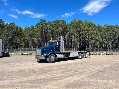 Hiab on 2013 Kenworth T800 6x4 mobiele kraan