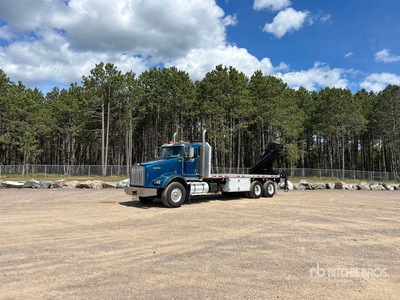 Hiab on 2013 Kenworth T800 6x4 mobiele kraan