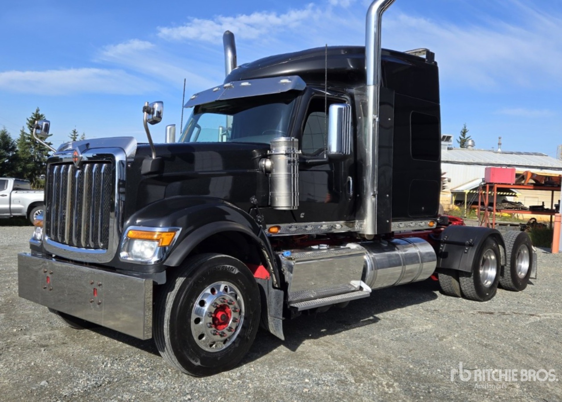 2022 International HX520 6x4 T/A Sleeper Truck Tractor