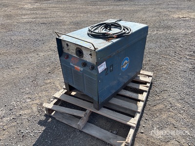 Miller SRH-444 80 A Skid-Mounted Stick معدة لحام كهربائي