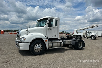 2004 Freightliner Columbia 120 4x2 S/A Day Cab Truck Tractor
