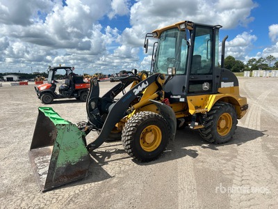 2013 John Deere 244J Pala cargadora