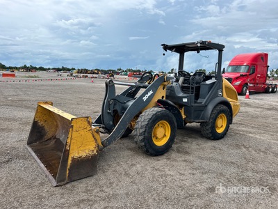 2017 John Deere 204K جرافة