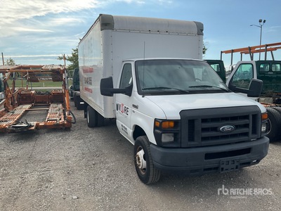2012 Ford E-350 Furgonetka