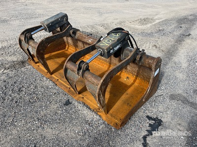 2021 Bobcat 80 in Q/C ملقط للسكيد ستير