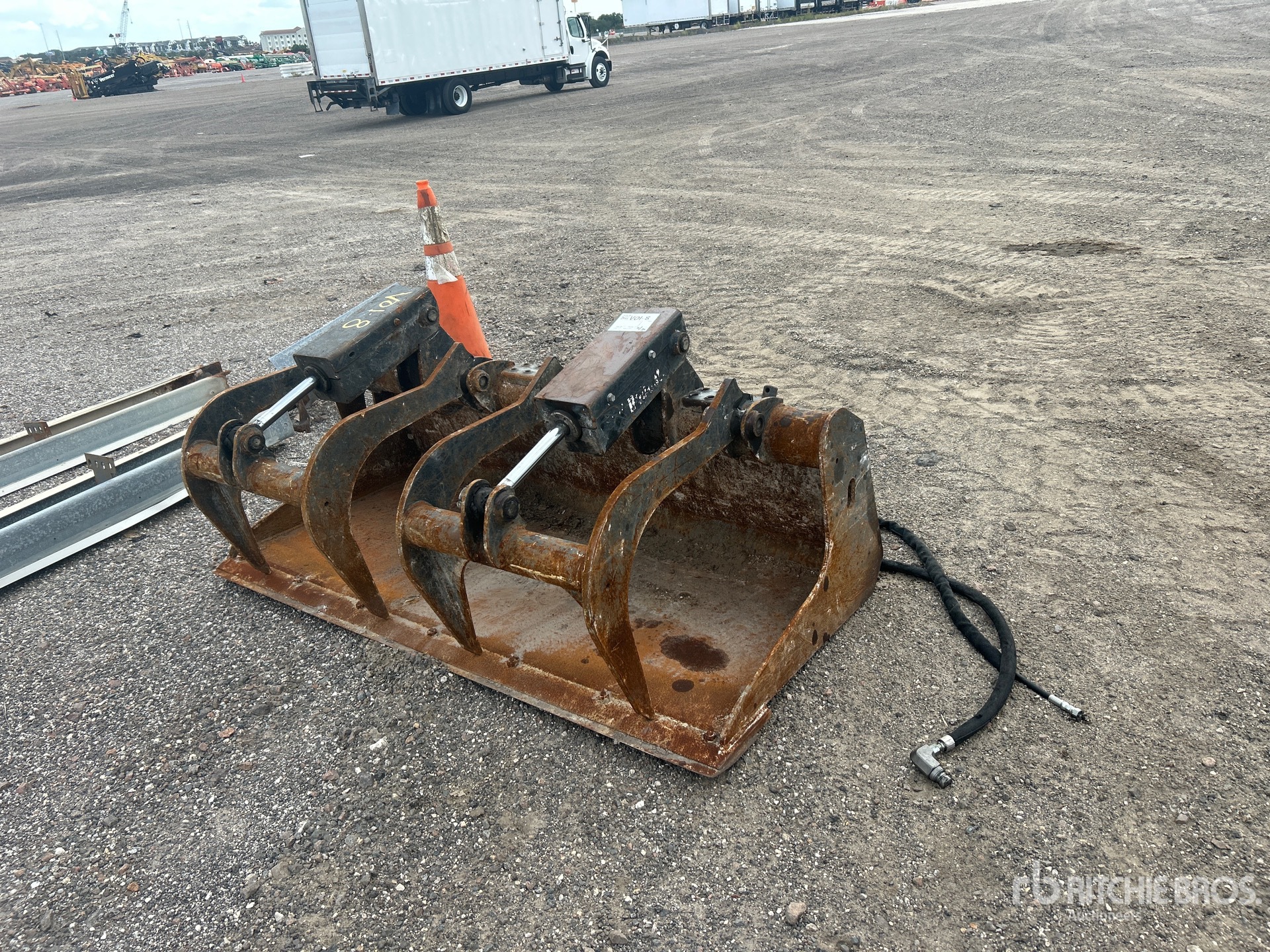 2022 Bobcat 67 in Q/C Kompaktladergreifer
