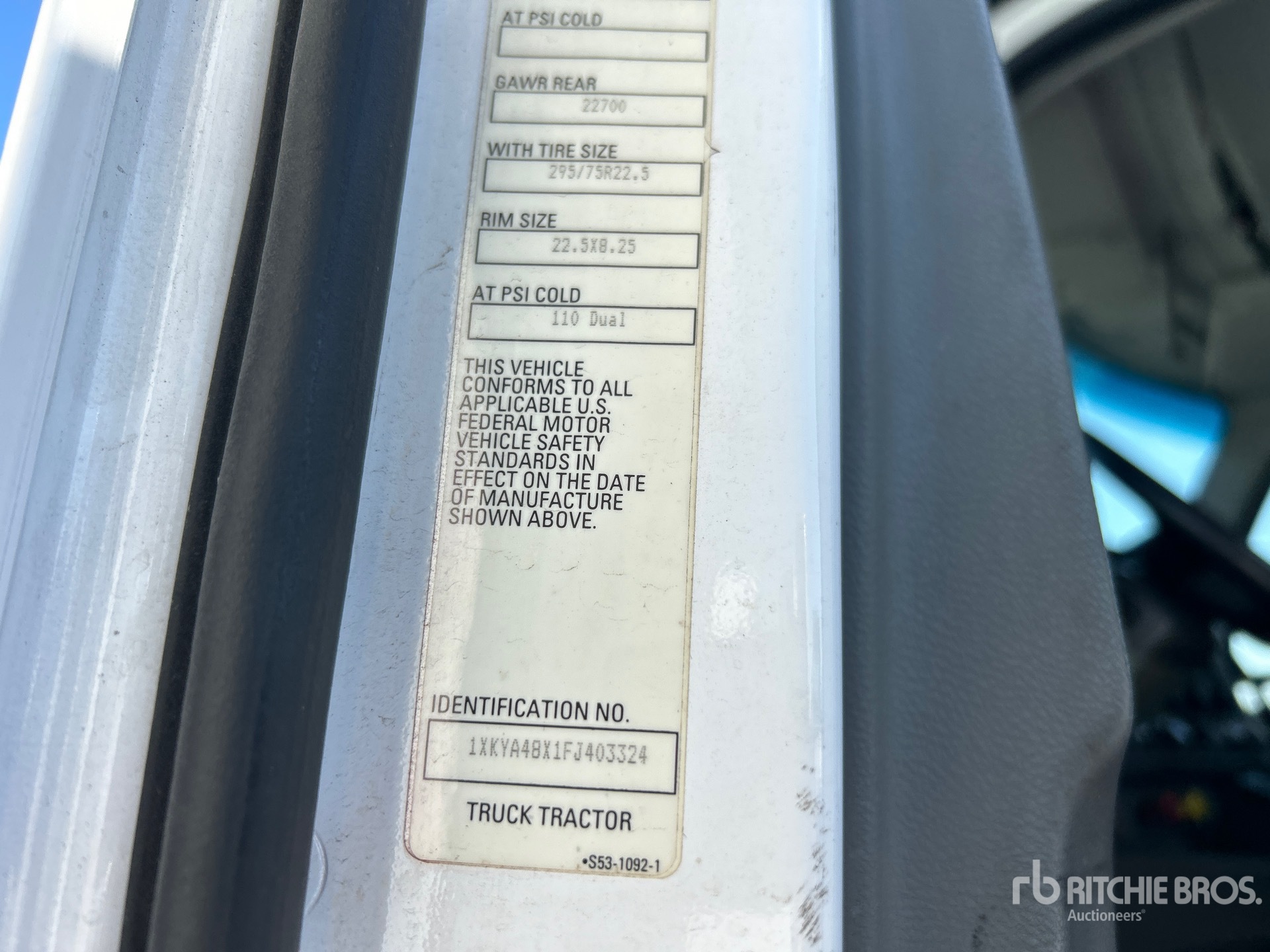 2015 Kenworth T680 Cabeza Tractora Cabina Corta