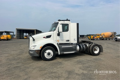 2016 Peterbilt 579 4x2 S/A Day Cab Truck Tractor