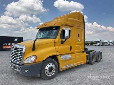 2015 Freightliner Cascadia 125 6x4 Tractocamion con Dormitorio / Tracteur Routier Couchette