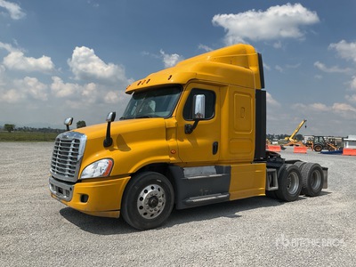 2015 Freightliner Cascadia 125 6x4 Tractocamion con Dormitorio / Tracteur Routier Couchette