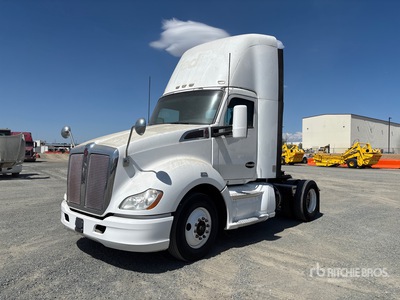 2014 Kenworth T680 4x2 Day Cab Truck Tractor