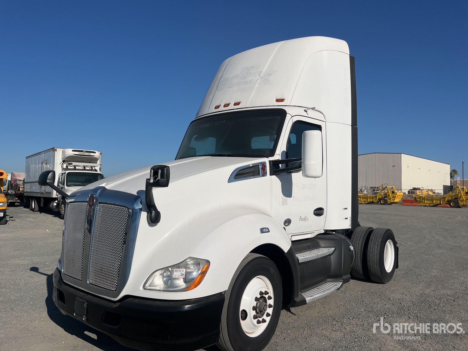 2017 Kenworth T680 4x2 S/A Day Cab Truck Tractor