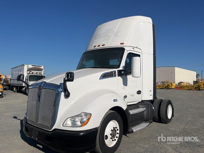 2017 Kenworth T680 4x2 تراكتور شاحنة (أحادي المحور)