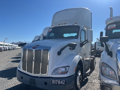 2016 Peterbilt 579 4x2 S/A Day Cab Truck Tractor
