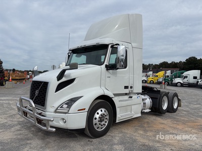 2020 Volvo VNR 6x2 Ciągnik siodłowy T/A z kabiną dzienną