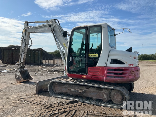 EXCAVADORA 2018 TAKEUCHI TB290