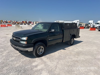 2006 Chevrolet Silverado 2500HD 4x4 Camión Utilitario