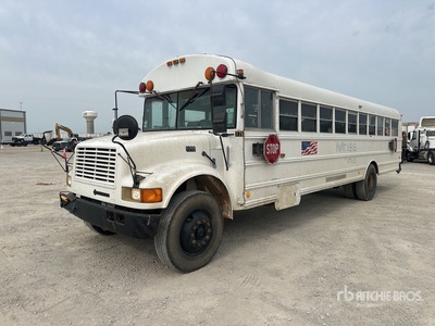 1996 International 3800 4x2 66-Seat Crew Carrier Bus