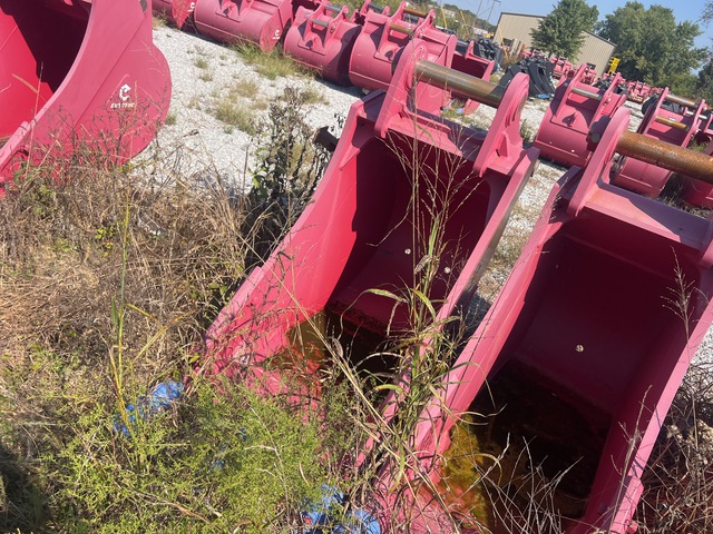 Enstruc HD 36 in Excavator Bucket