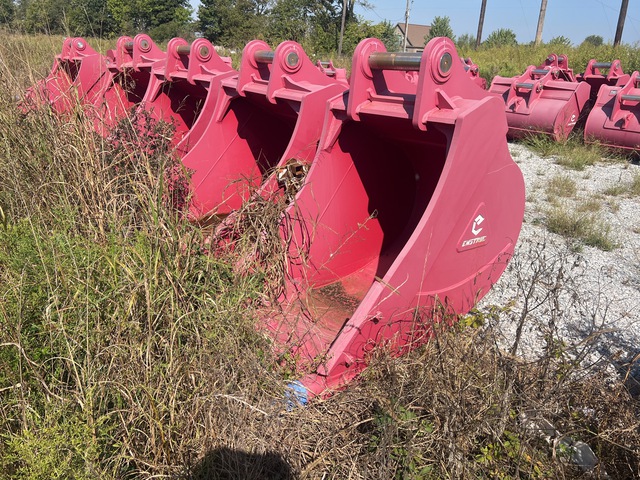 Enstruc HD 42 in Digging Excavator Bucket