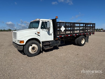 1993 International 4700 4x2 Camión Caja Abierta