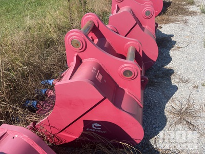 Enstruc HD 54 in Digging Excavator Bucket