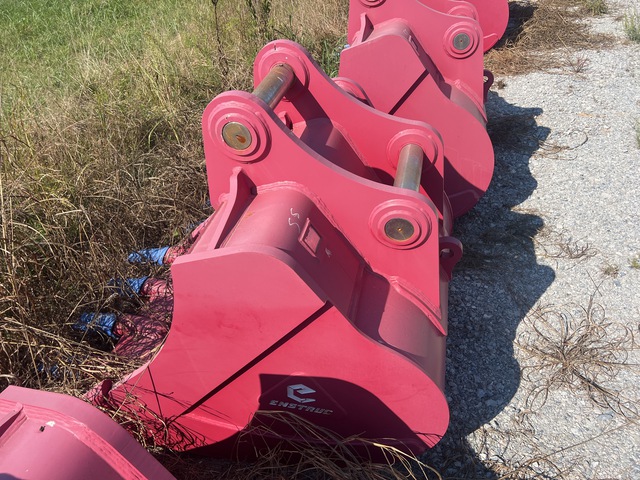 Enstruc HD 54 in Digging Excavator Bucket