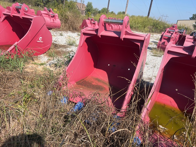 Enstruc HD 60 in Digging Excavator Bucket