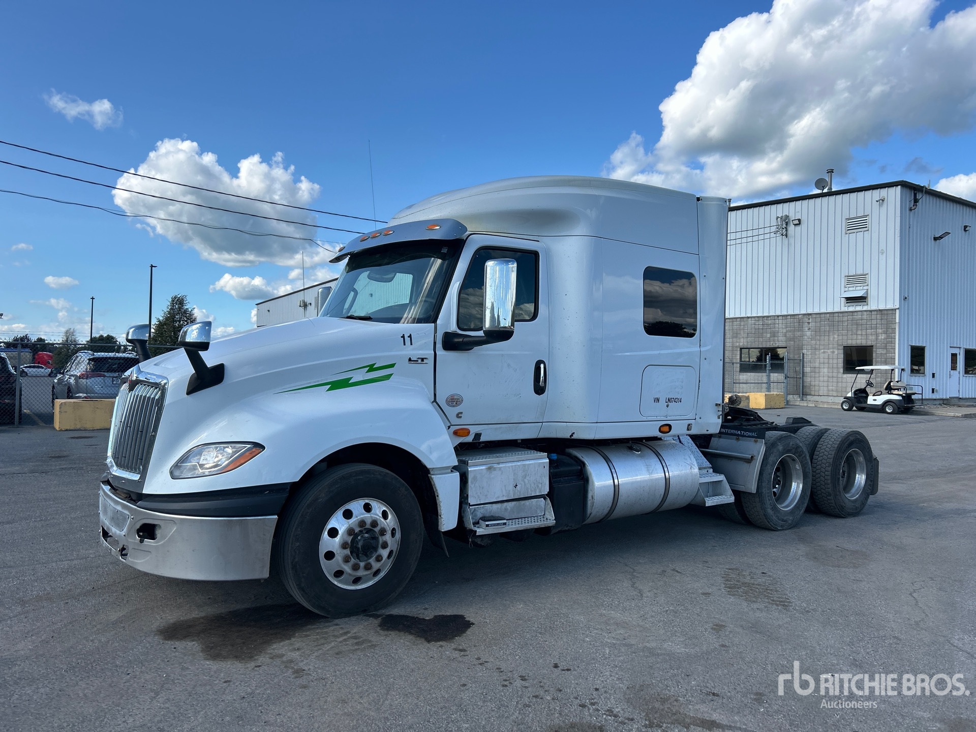 2020 International LT625 6x4 تراكتور شاحنة كابينة النوم (ثنائية المحور)