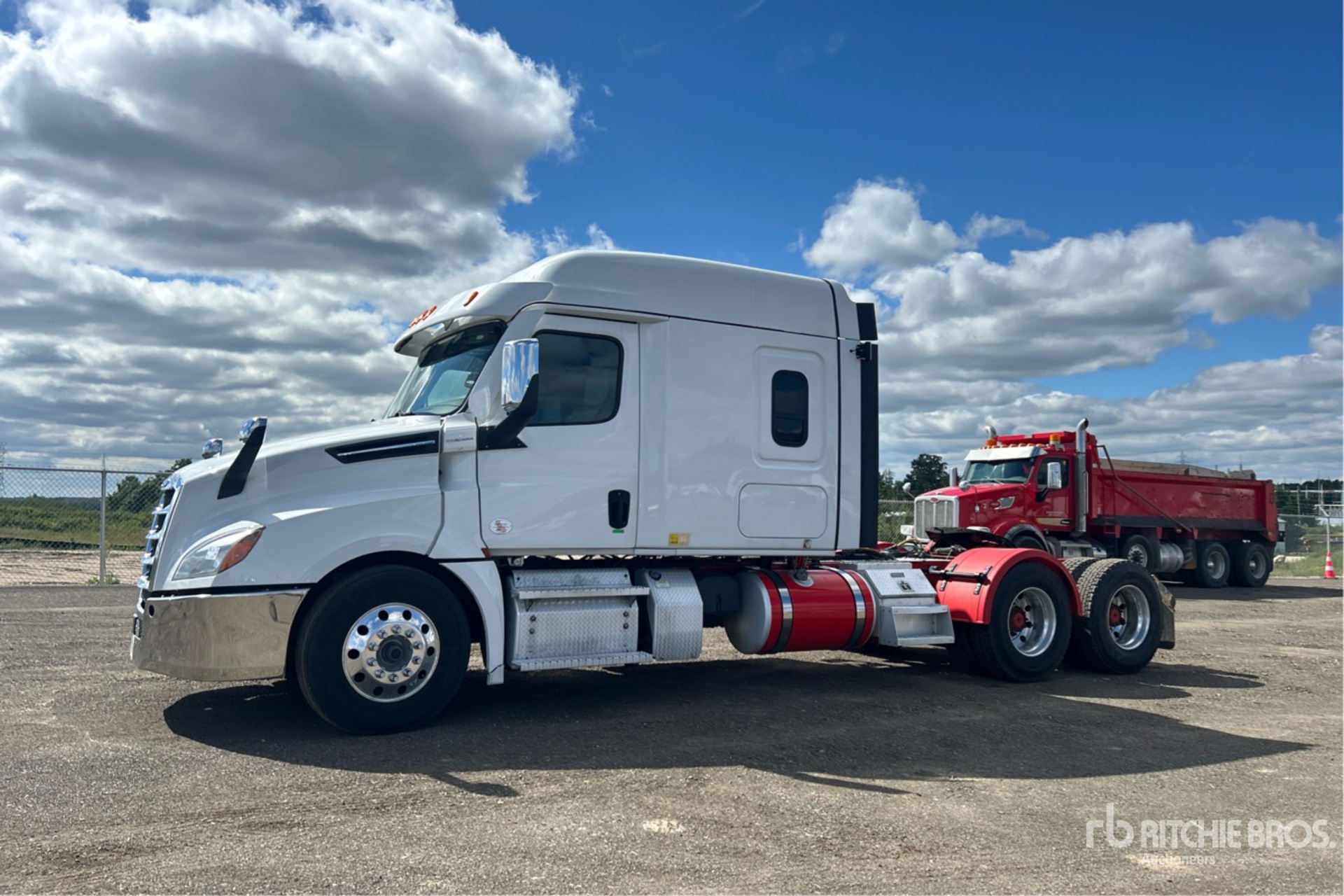 2022 Freightliner Cascadia 126 6x4 T/A Slaapcabine Trekker