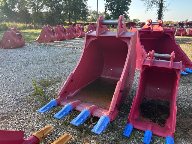 Enstruc HD 42 in Digging Excavator Bucket (Unused)