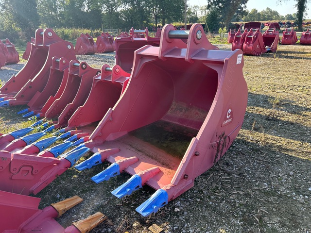 Enstruc KHD 60 in Digging Excavator Bucket (Unused)