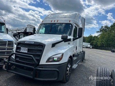 2018 Freightliner Cascadia 126 6x4 T/A Sleeper Truck Tractor