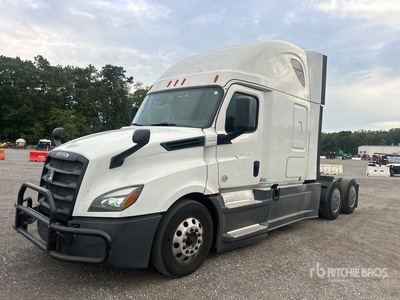 2018 Freightliner Cascadia 126 6x4 تراكتور شاحنة كابينة النوم (ثنائية المحور)