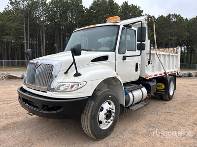 2018 International 4300 4x2 S/A-kiepwagen