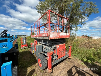 2014 Skyjack SJ8841 4x4 Dual Fuel Elevador de tijera