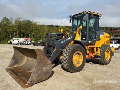 2019 John Deere 444K ホイールローダー