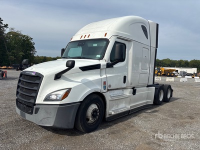 2020 Freightliner Cascadia 126 6x4 تراكتور شاحنة كابينة النوم (ثنائية المحور)