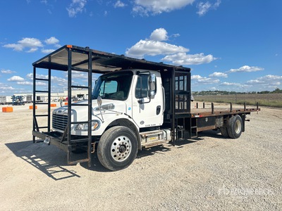 2016 Freightliner M2106 4x2 Ciężarówka z płaską platformą
