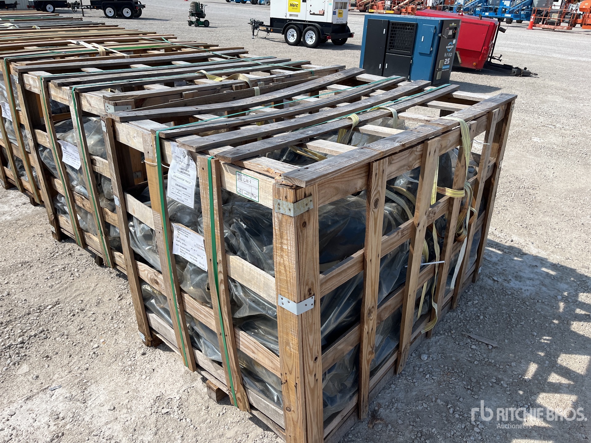 Quantity of (20) 230 X 72 X 45 SHW Rubber Cadenas