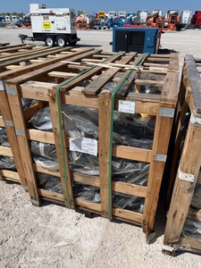 Quantity of (20) 230 X 72 X 45 SHW Rubber Tracks