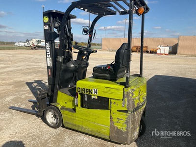 2016 Clark TMX17 Chariot Élévateur Électrique