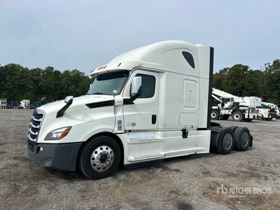 2020 Freightliner Cascadia 126 6x4 T/A Sleeper Truck Tractor