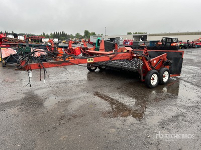 H&S M2000 105 in 9 ft Hay Merger 草刈機